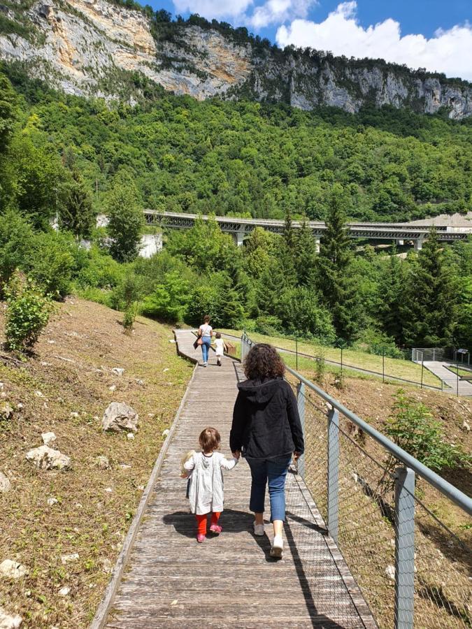 Home Nantua Studio Meubles Ain-Jura Εξωτερικό φωτογραφία